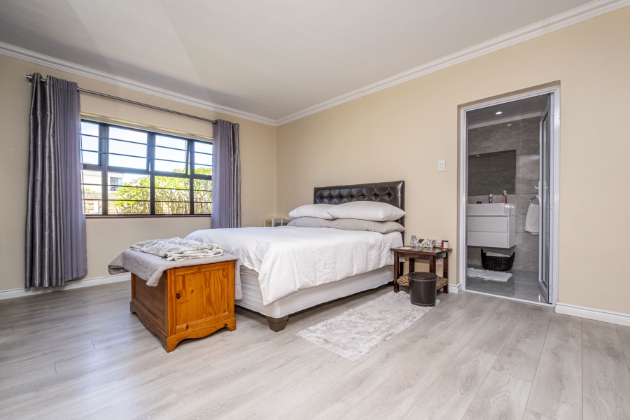 4 Bedroom Property for Sale in Surrey Estate Western Cape